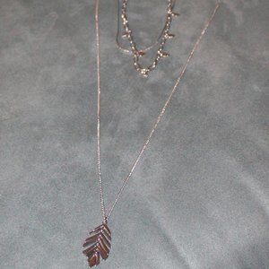 NWT Vera Wang 3 Row Layered Leaf Necklace